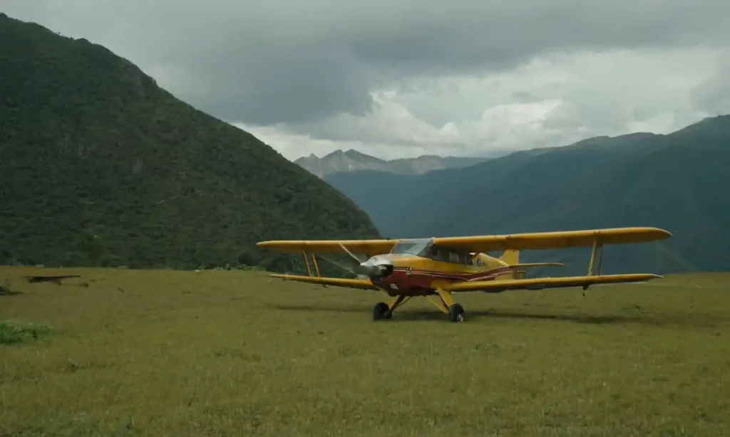 Un avión despeñado en la cordillera andina