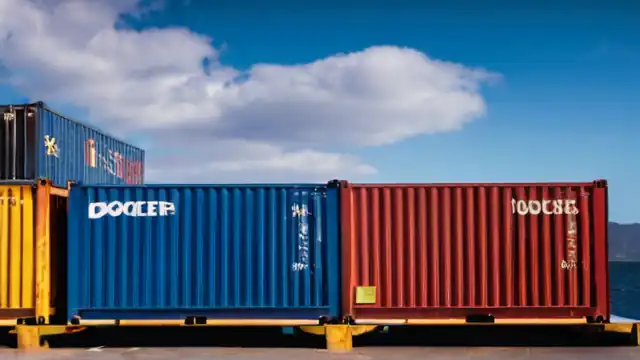 Un contenedor Docker con conexión fallida y un warning icono