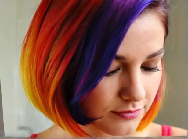 Colorful hair dye treatment at home